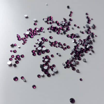 Nailart rhinestones steentjes paars aubergine