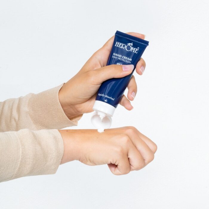 Herome handcreme daily protection - Op de hand