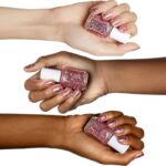 Essie nagellak roze glitter - A Cut Above - Op de hand