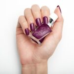 Essie Gel Couture paars - Paisley the Way - Afbeelding 2